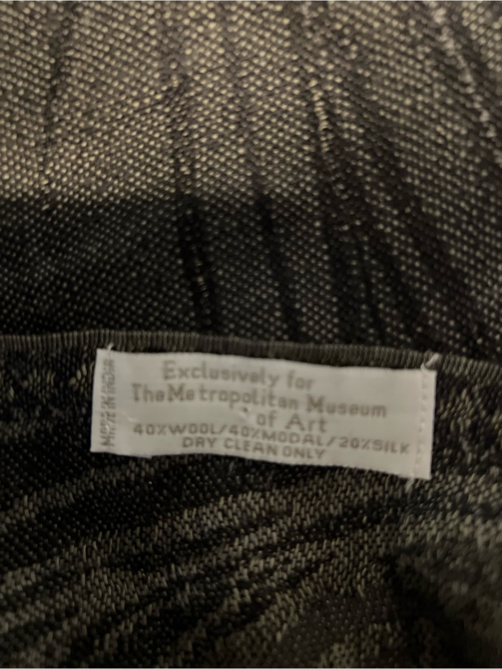 The metropolitan museum Black Wool-Blend scarf